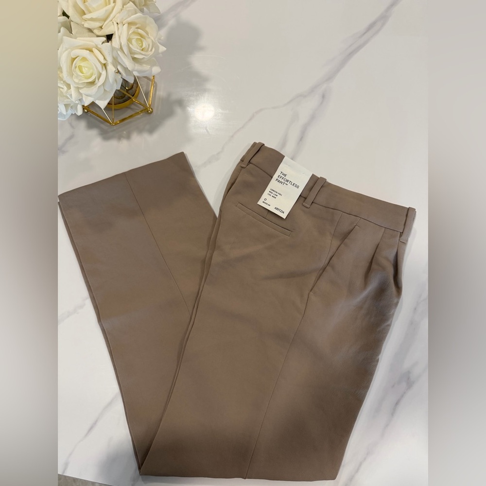 Aritzia Effortless Pants size 0 Low rise Folio Taupe